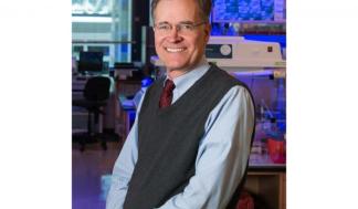 walker-2015-lab-portrait-2-closeup-720x932.jpg
