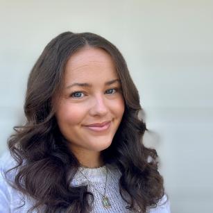 Jenna Palmer headshot