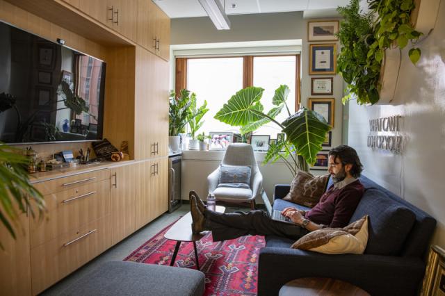 Alex Shalek in office
